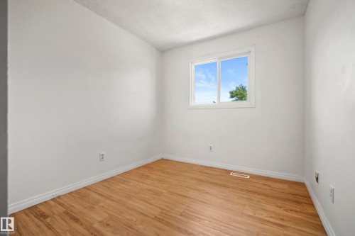 72 Stirling Road, Edmonton, AB 