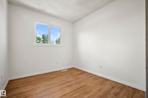 72 Stirling Road, Edmonton, AB 