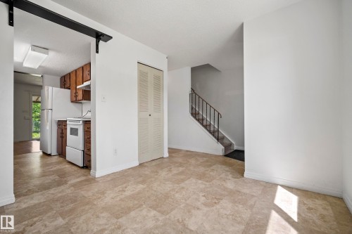 72 Stirling Road, Edmonton, AB 