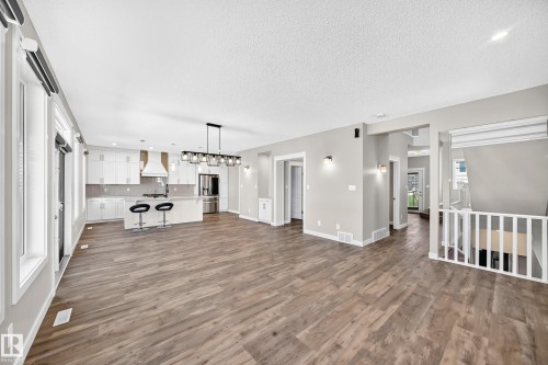 17436 9 Avenue Sw, Edmonton, AB 