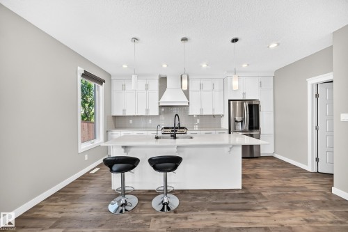 17436 9 Avenue Sw, Edmonton, AB 