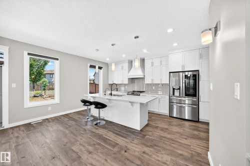 17436 9 Avenue Sw, Edmonton, AB 