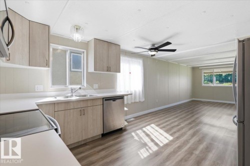5108 44Ave, Calmar, AB 
