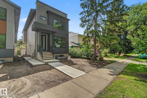 7605 92 Avenue, Edmonton, AB 