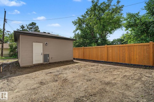 7605 92 Avenue, Edmonton, AB 