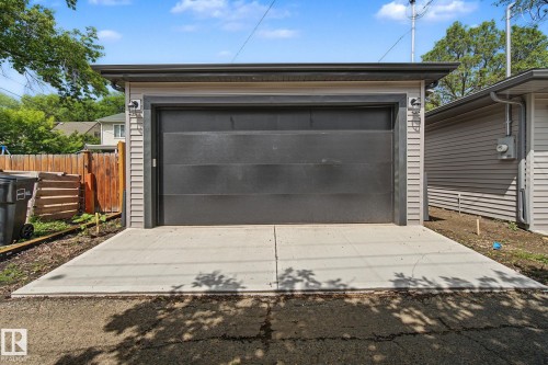 7605 92 Avenue, Edmonton, AB 