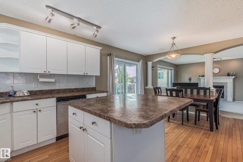 347 Hunters Run, Edmonton, AB 