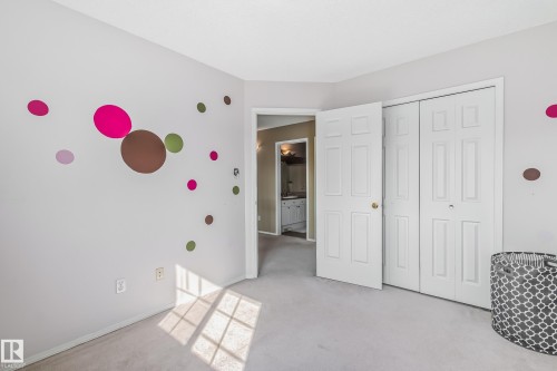 347 Hunters Run, Edmonton, AB 