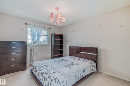 347 Hunters Run, Edmonton, AB 