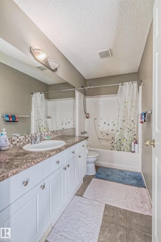 347 Hunters Run, Edmonton, AB 