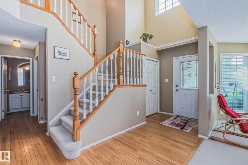 347 Hunters Run, Edmonton, AB 