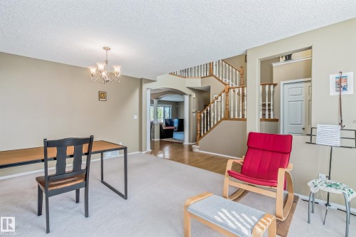 347 Hunters Run, Edmonton, AB 