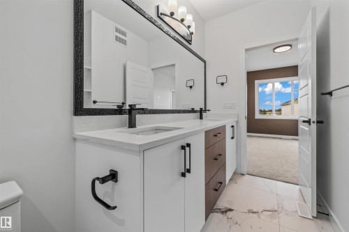 62 Juniper Wynd, Fort Saskatchewan, AB - Indoor Photo Showing Bathroom