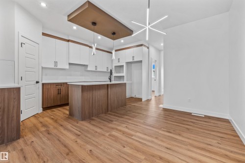 62 Juniper Wynd, Fort Saskatchewan, AB - Indoor Photo Showing Kitchen