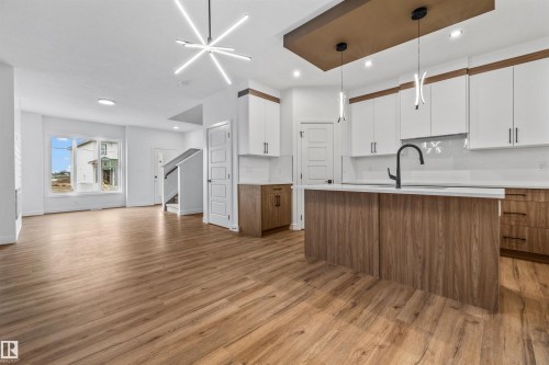 62 Juniper Wynd, Fort Saskatchewan, AB - Indoor Photo Showing Kitchen With Upgraded Kitchen