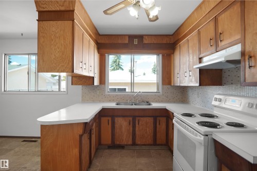 7804 143 Avenue, Edmonton, AB 