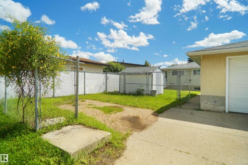7804 143 Avenue, Edmonton, AB 