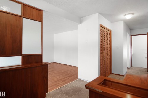 7804 143 Avenue, Edmonton, AB 
