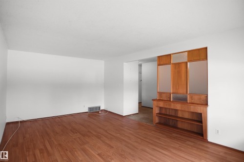 7804 143 Avenue, Edmonton, AB 