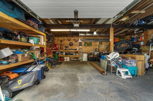 4808 43 St, Drayton Valley, AB - Indoor Photo Showing Garage
