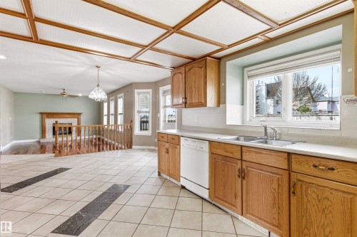 141 Kulawy Drive N, Edmonton, AB 