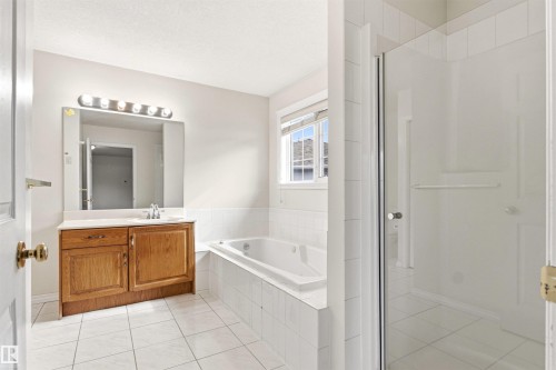 141 Kulawy Drive N, Edmonton, AB 