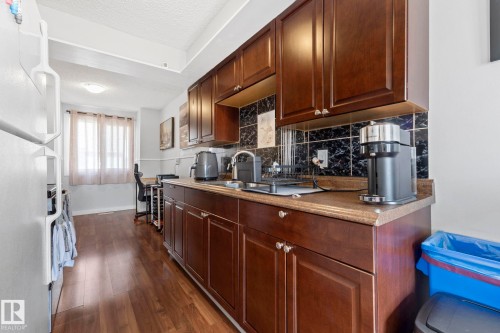 163 Cornell Crest, Edmonton, AB - Indoor Photo Showing Kitchen With Double Sink