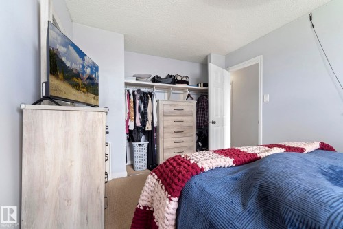 163 Cornell Crest, Edmonton, AB - Indoor Photo Showing Bedroom
