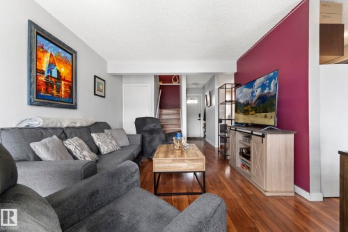 163 Cornell Crest, Edmonton, AB - Indoor Photo Showing Living Room