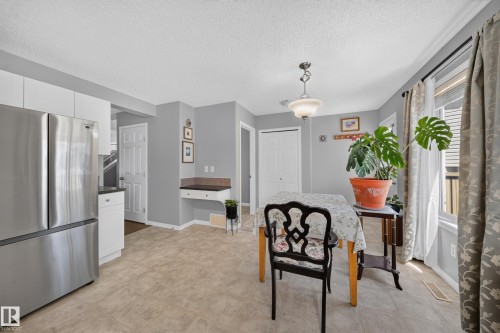 709 83 St Sw, Edmonton, AB - Indoor
