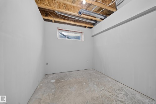 709 83 St Sw, Edmonton, AB - Indoor