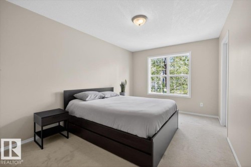 7928 10 Avenue, Edmonton, AB - Indoor Photo Showing Bedroom