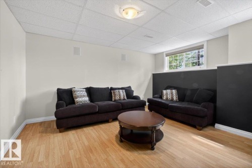 7928 10 Avenue, Edmonton, AB - Indoor Photo Showing Living Room