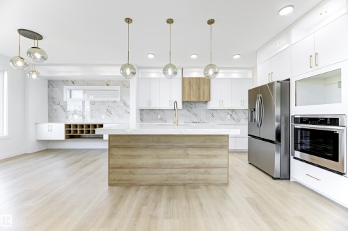 6 Sorel Avenue, Beaumont, AB - Indoor Photo Showing Kitchen With Upgraded Kitchen