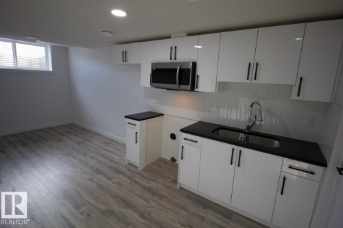Bsmt 8853 Carson Way Sw, Edmonton, AB 