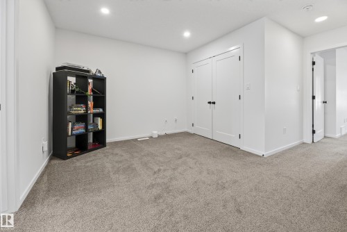 8038 174A Avenue, Edmonton, AB 