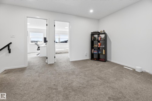 8038 174A Avenue, Edmonton, AB 
