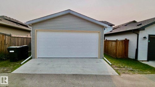 30 Hope Cm, Spruce Grove, AB 