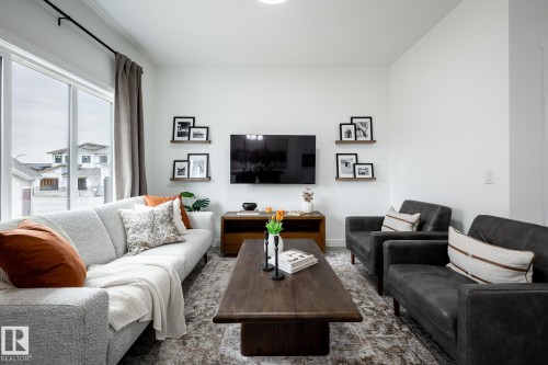 13 Patriot Way, Spruce Grove, AB - Indoor Photo Showing Living Room
