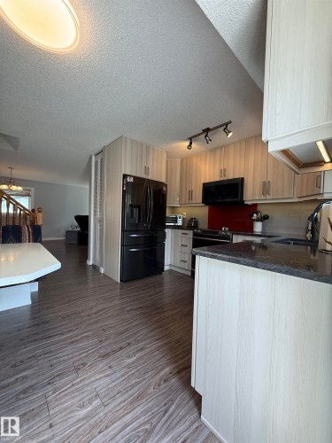 4118 46 Street, Beaumont, AB - Indoor Photo Showing Kitchen