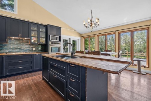 216 Wolf Willow Road, Edmonton, AB 