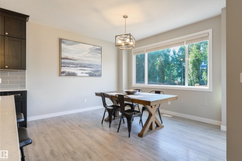 23 Kingsbury Circle, Spruce Grove, AB - Indoor Photo Showing Dining Room