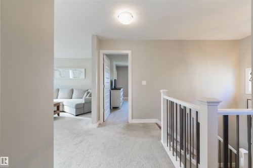 23 Kingsbury Circle, Spruce Grove, AB - Indoor Photo Showing Other Room
