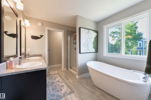 23 Kingsbury Circle, Spruce Grove, AB - Indoor Photo Showing Bathroom