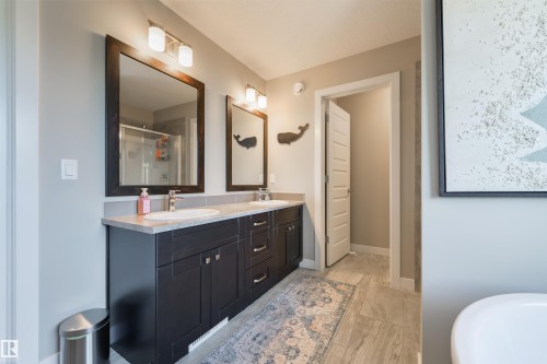 23 Kingsbury Circle, Spruce Grove, AB - Indoor Photo Showing Bathroom