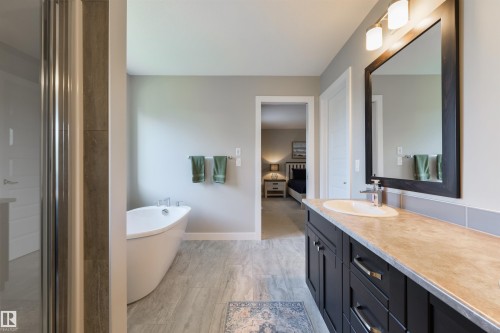 23 Kingsbury Circle, Spruce Grove, AB - Indoor Photo Showing Bathroom