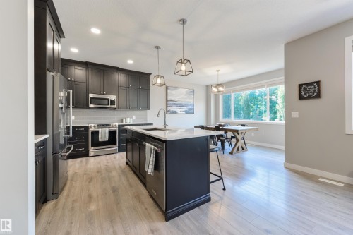 23 Kingsbury Circle, Spruce Grove, AB - Indoor Photo Showing Kitchen With Stainless Steel Kitchen With Upgraded Kitchen