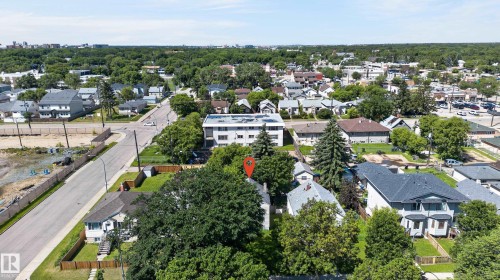 Residential property situated in a developed urban area - 11708 79 Street, Edmonton, AB 