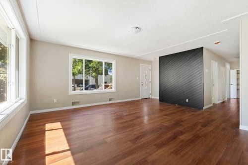 10602 100 Avenue, Fort Saskatchewan, AB - Indoor