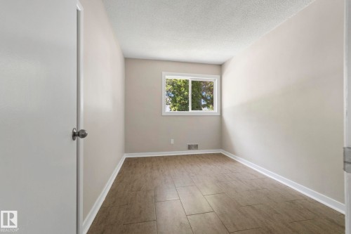 10602 100 Avenue, Fort Saskatchewan, AB - Indoor Photo Showing Other Room